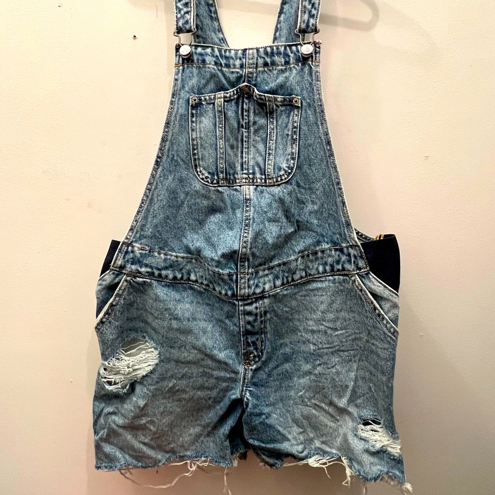 Old Navy Maternity overall shorts